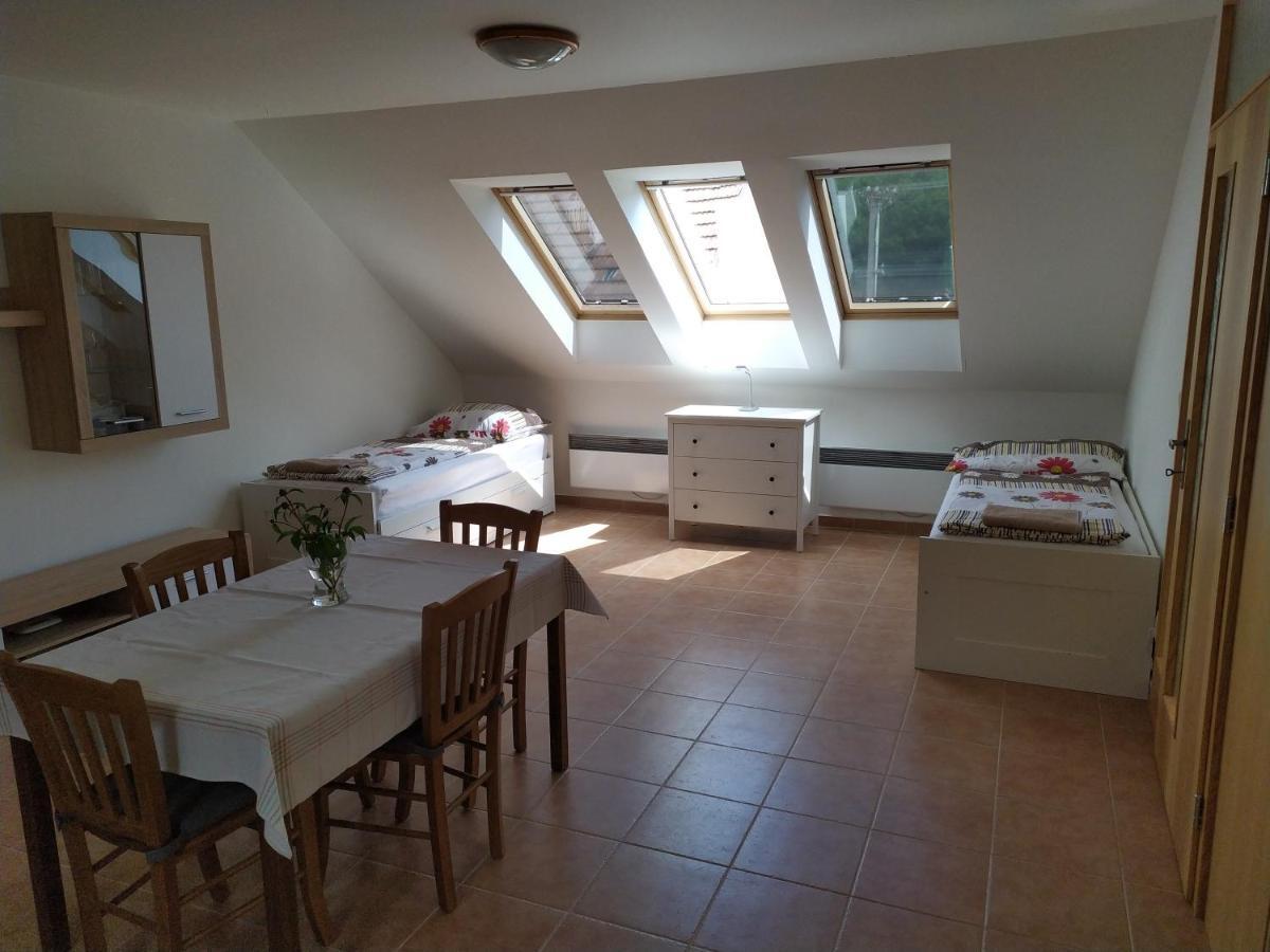 Němčičky Apartment Koprivovi מראה חיצוני תמונה